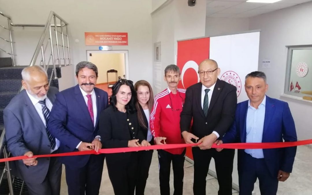 Mücahit Yağcı’nın adı Eskişehir’de halter salonuna verildi