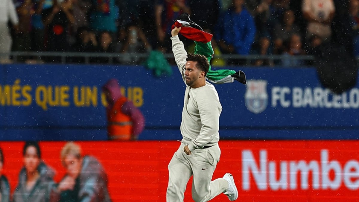 Barcelona-Getafe maçında “Özgür Filistin” eylemi!