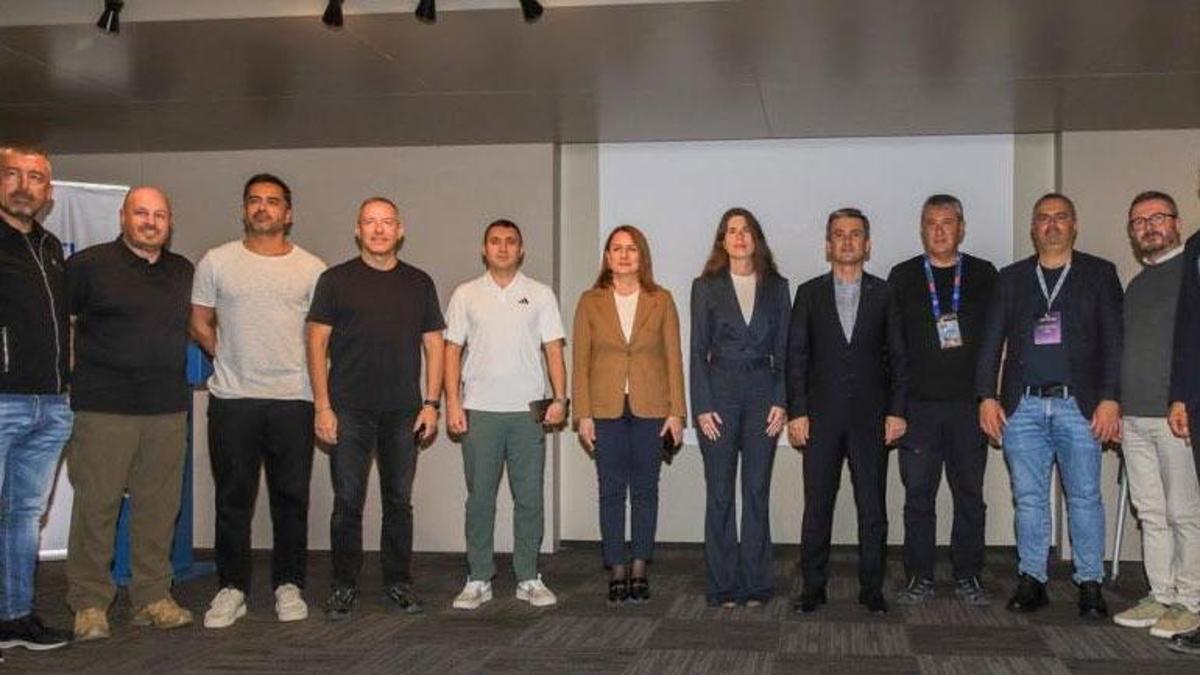 Veloturk Gran Fondo Çeşme’nin basın toplantısı yapıldı Veloturk Gran Fondo Çeşme’nin basın toplantısı yapıldı