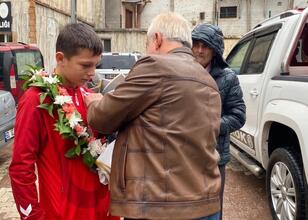 Balkan Şampiyonası’nda ikinci olan güreşçi memleketi Tokat’ta coşkuyla karşılandı Balkan Şampiyonası’nda ikinci olan güreşçi memleketi Tokat’ta coşkuyla karşılandı