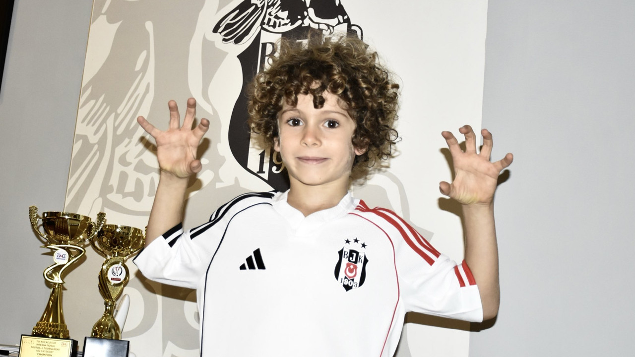 Galatasaray'dan ayrıldı, 2 gün sonra Beşiktaş'a imza attı