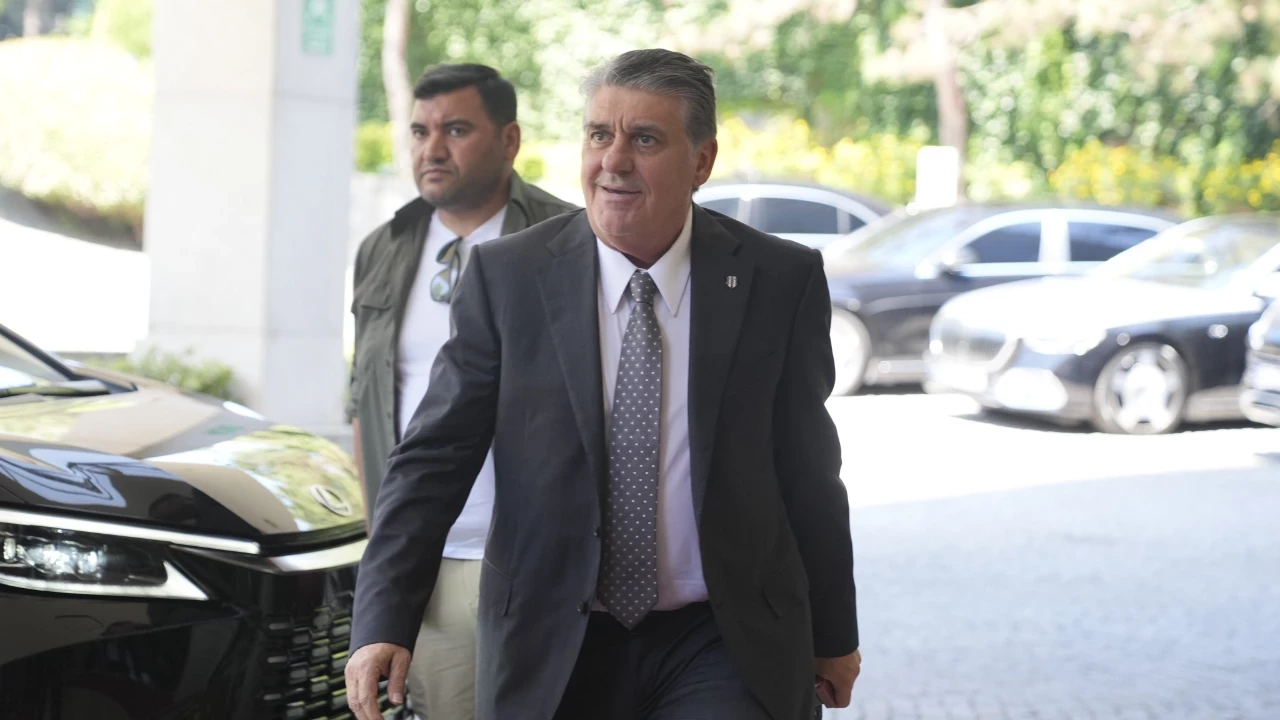 Beşiktaş, Danilho Doekhi ile Transfer Görüşmelerine Başladı