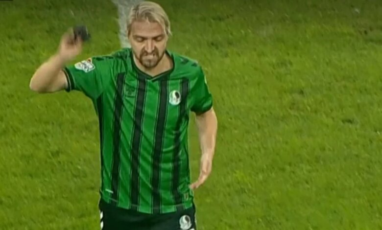 Caner Erkin, 8 Maçta 3 Kırmızı Kart Gördü Caner Erkin, 8 Maçta 3 Kırmızı Kart Gördü