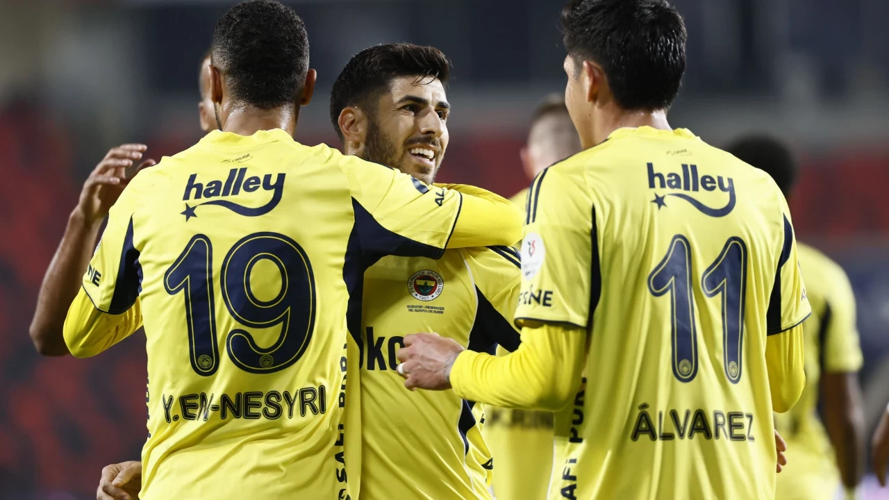 Fenerbahçe, Edson Alvarez için West Ham ile görüşmelere Fenerbahçe, Edson Alvarez için West Ham ile görüşmelere
