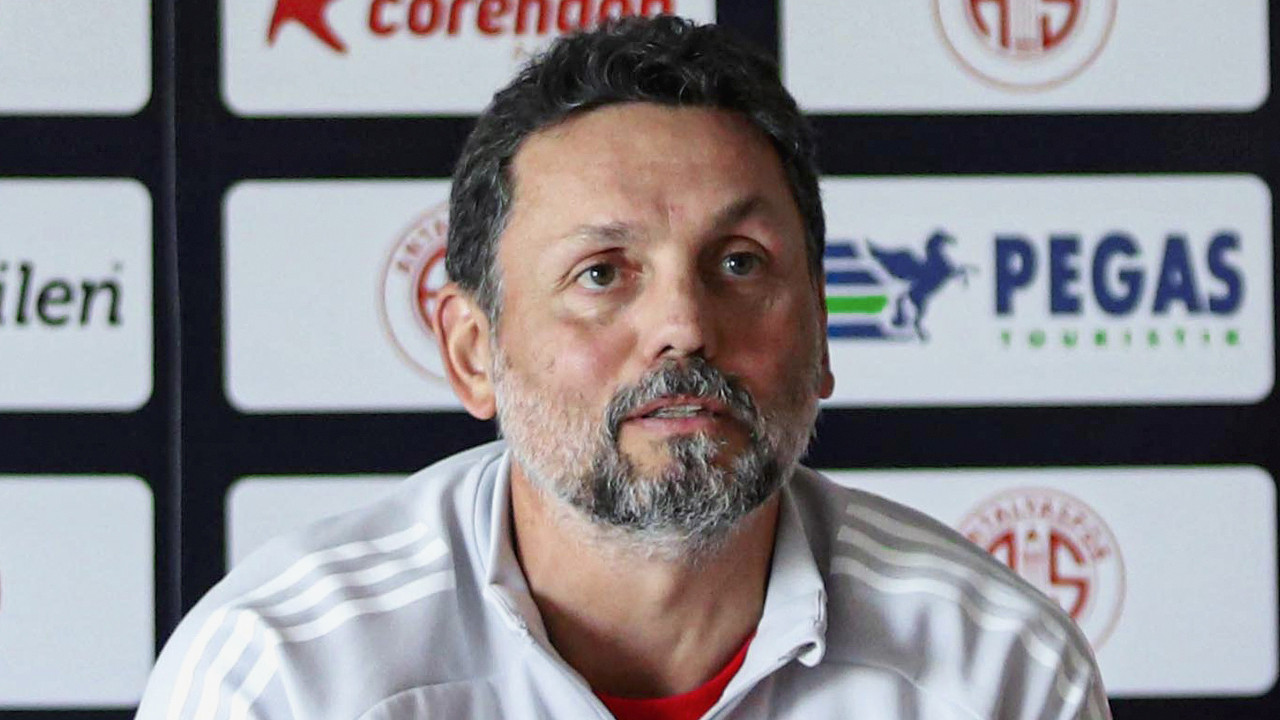 Erol Bulut: “Önemli olan içimizdeki haini bulmamız, bulmaya çalışmamız” Erol Bulut: “Önemli olan içimizdeki haini bulmamız, bulmaya çalışmamız”