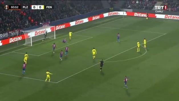 Fenerbahçe, Fred ile önemli bir fırsatı değerlendiremedi